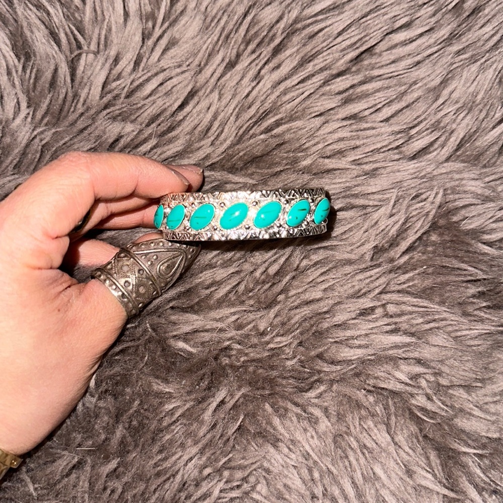 Turquoise and silver bangle! Super cute!!